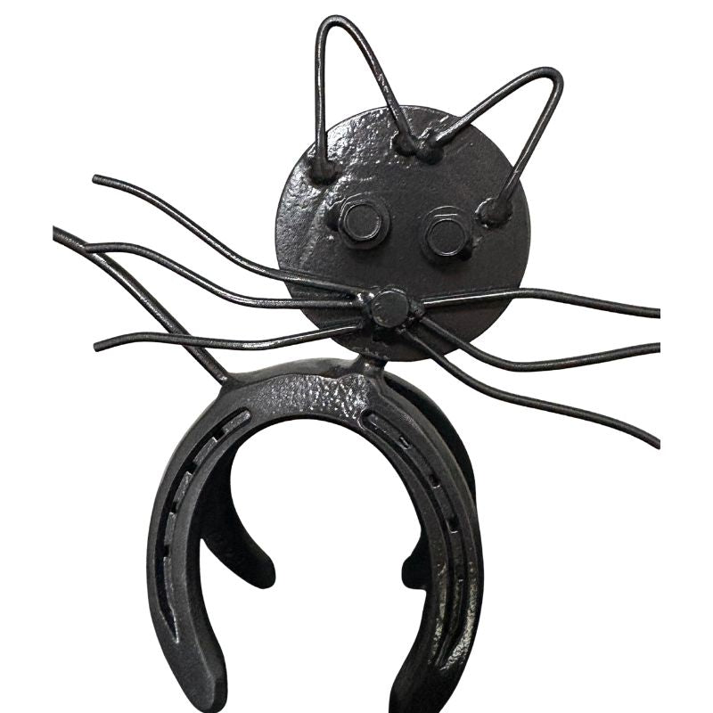 Black Horseshoe Cat Sculpture – Handmade Metal Cat Art – Upcycled Steel Horseshoe Cat Décor – Unique Rustic Farmhouse Home Accent