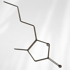 Bourbon Molecule Wall Art – Handmade Metal Bourbon Chemistry Decor – Bourbon Lover Gift – Industrial Wall Hanging for Bar, Kitchen, or Office