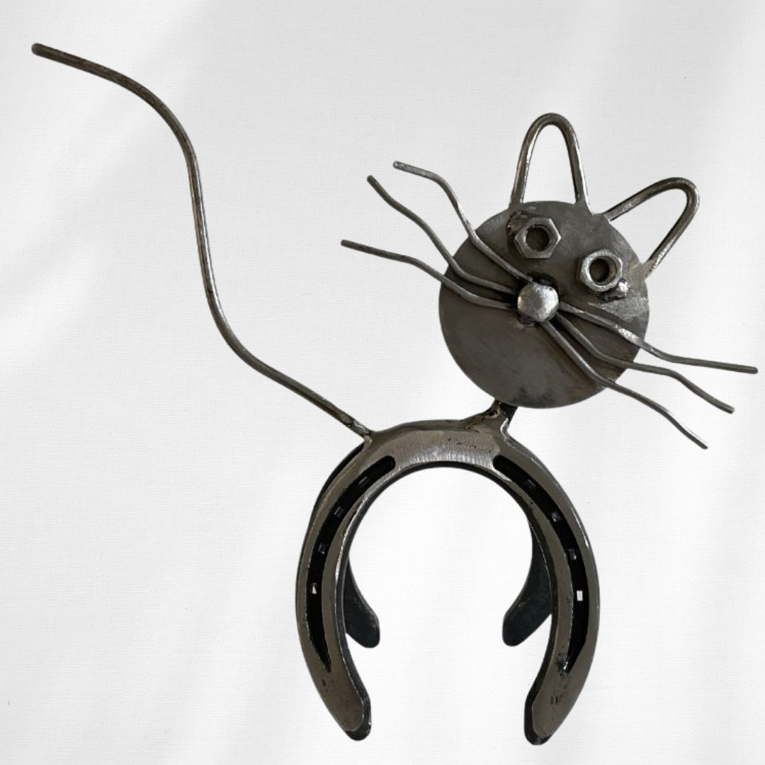 Horseshoe Cat Sculpture – Handmade Metal Cat Art – Upcycled Steel Horseshoe Cat Décor – Unique Rustic Farmhouse Home Accent