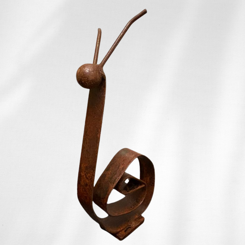 Rustic Metal Snail Sculpture – Handcrafted Tabletop Garden-Inspired Art in Weathered Rust Finish - 2